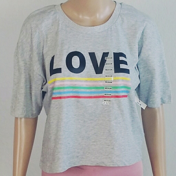 Tops - ❤Graphic Rainbow Crop top size Medium